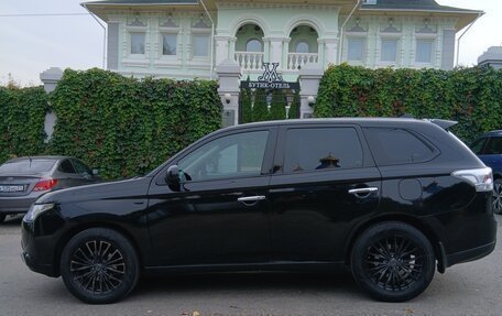Mitsubishi Outlander III рестайлинг 3, 2013 год, 1 100 000 рублей, 3 фотография