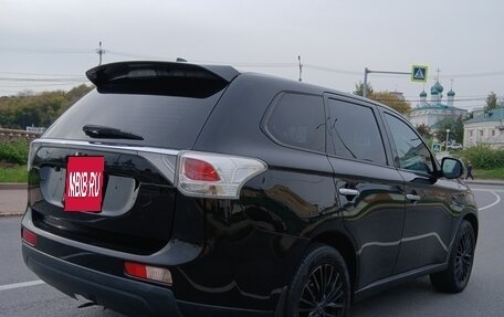 Mitsubishi Outlander III рестайлинг 3, 2013 год, 1 100 000 рублей, 4 фотография