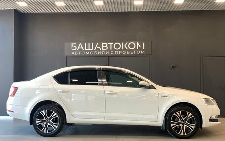Skoda Octavia, 2018 год, 1 695 000 рублей, 7 фотография