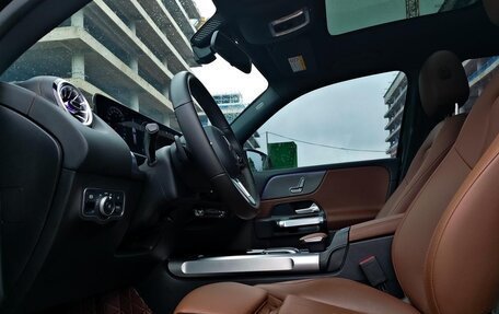 Mercedes-Benz GLB, 2023 год, 2 600 000 рублей, 13 фотография