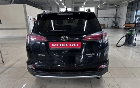 Toyota RAV4, 2018 год, 2 750 000 рублей, 10 фотография