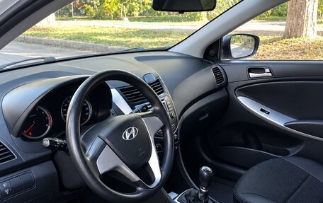 Hyundai Solaris II рестайлинг, 2015 год, 549 000 рублей, 2 фотография