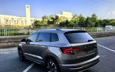 Skoda Karoq I, 2022 год, 1 650 000 рублей, 5 фотография