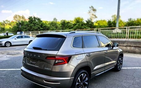 Skoda Karoq I, 2022 год, 1 650 000 рублей, 4 фотография