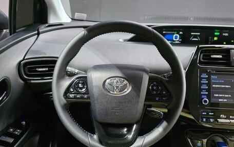 Toyota Prius IV XW50, 2022 год, 1 759 000 рублей, 9 фотография