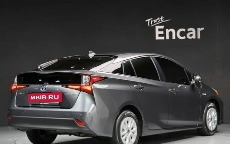 Toyota Prius IV XW50, 2022 год, 1 759 000 рублей, 3 фотография