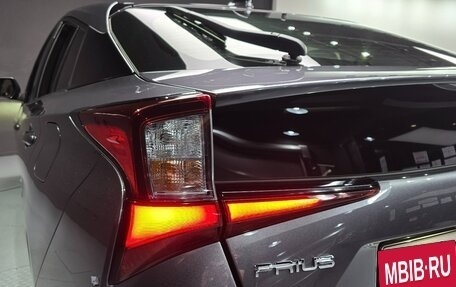 Toyota Prius IV XW50, 2022 год, 1 759 000 рублей, 6 фотография