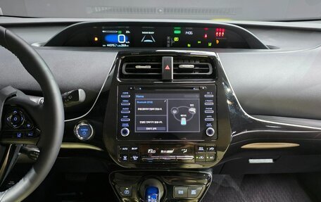 Toyota Prius IV XW50, 2022 год, 1 759 000 рублей, 13 фотография