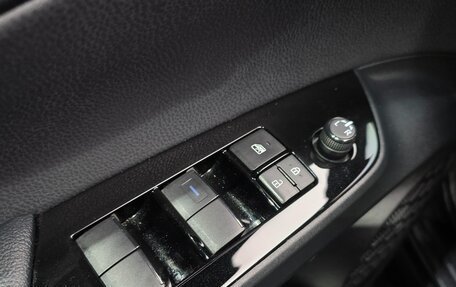 Toyota Prius IV XW50, 2022 год, 1 759 000 рублей, 22 фотография