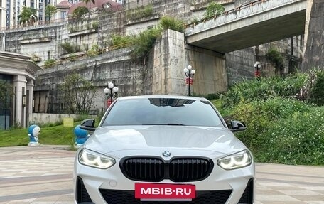 BMW 1 серия, 2022 год, 1 765 000 рублей, 2 фотография