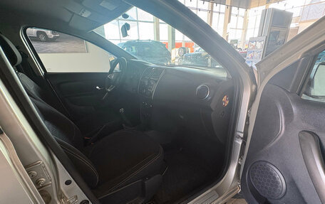 Renault Logan II, 2018 год, 649 000 рублей, 12 фотография