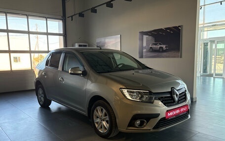 Renault Logan II, 2018 год, 649 000 рублей, 4 фотография