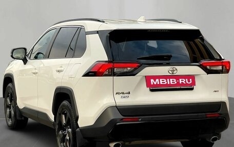 Toyota RAV4, 2021 год, 3 290 000 рублей, 5 фотография