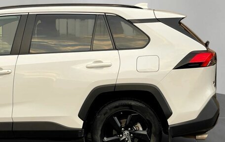 Toyota RAV4, 2021 год, 3 290 000 рублей, 7 фотография