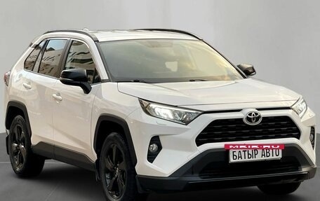 Toyota RAV4, 2021 год, 3 290 000 рублей, 3 фотография