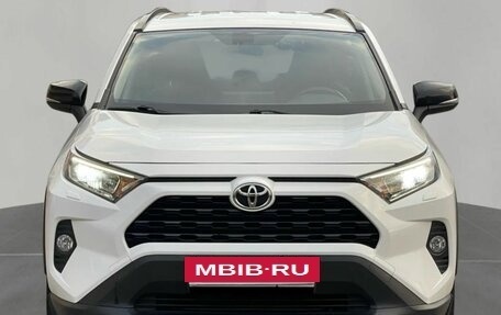 Toyota RAV4, 2021 год, 3 290 000 рублей, 2 фотография