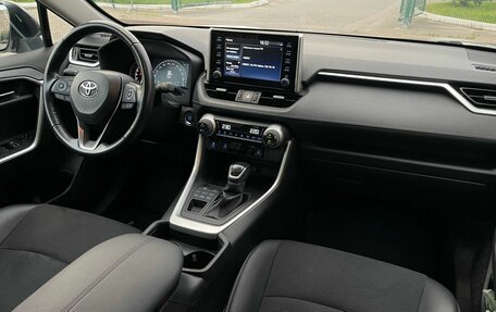 Toyota RAV4, 2021 год, 3 290 000 рублей, 21 фотография
