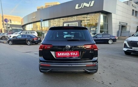 Volkswagen Tiguan II, 2020 год, 2 850 000 рублей, 5 фотография
