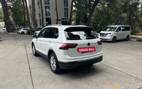 Volkswagen Tiguan II, 2021 год, 2 800 000 рублей, 4 фотография