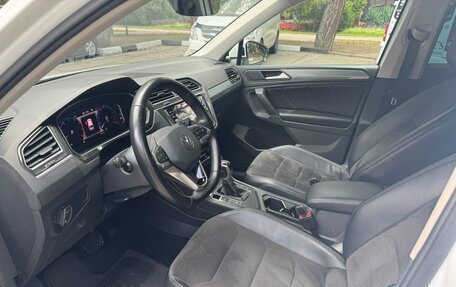 Volkswagen Tiguan II, 2021 год, 2 800 000 рублей, 6 фотография