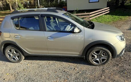 Renault Sandero II рестайлинг, 2019 год, 1 350 000 рублей, 2 фотография