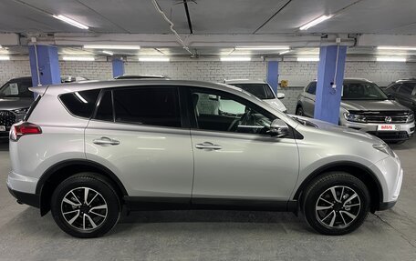 Toyota RAV4, 2018 год, 2 099 000 рублей, 4 фотография