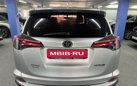 Toyota RAV4, 2018 год, 2 099 000 рублей, 6 фотография