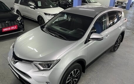 Toyota RAV4, 2018 год, 2 099 000 рублей, 9 фотография