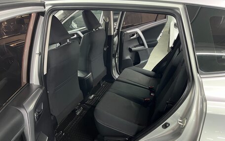 Toyota RAV4, 2018 год, 2 099 000 рублей, 18 фотография