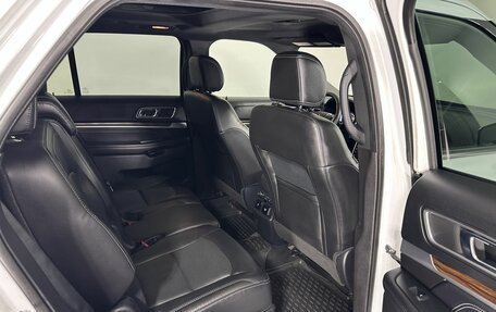 Ford Explorer VI, 2016 год, 2 600 000 рублей, 17 фотография