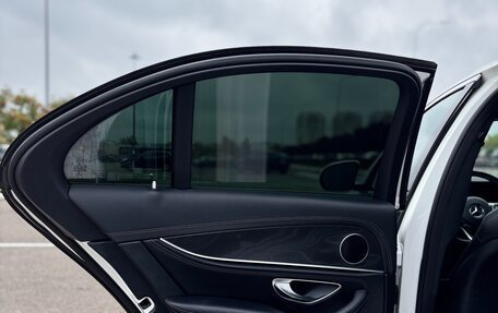 Mercedes-Benz E-Класс, 2018 год, 2 690 000 рублей, 23 фотография