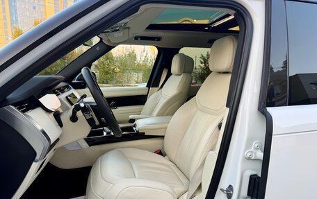Land Rover Range Rover IV рестайлинг, 2023 год, 9 300 000 рублей, 6 фотография