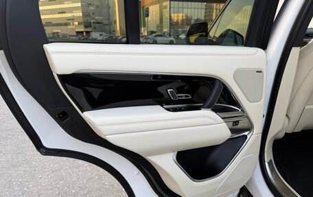 Land Rover Range Rover IV рестайлинг, 2023 год, 9 300 000 рублей, 9 фотография