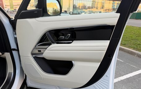 Land Rover Range Rover IV рестайлинг, 2023 год, 9 300 000 рублей, 20 фотография