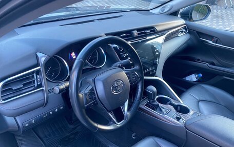 Toyota Camry, 2018 год, 2 650 000 рублей, 8 фотография