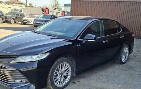 Toyota Camry, 2020 год, 3 000 000 рублей, 1 фотография