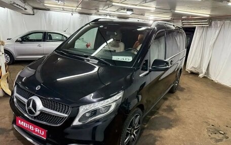Mercedes-Benz V-Класс, 2021 год, 9 900 000 рублей, 1 фотография