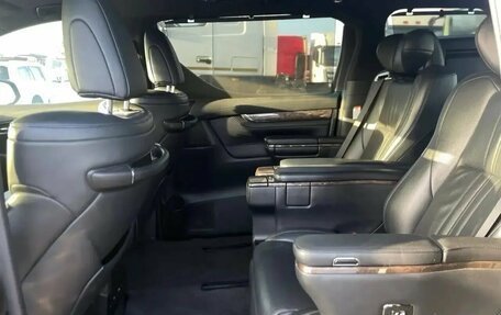 Toyota Alphard III, 2018 год, 4 950 000 рублей, 15 фотография