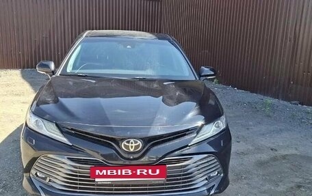 Toyota Camry, 2020 год, 3 000 000 рублей, 2 фотография