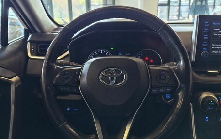 Toyota RAV4, 2021 год, 3 219 000 рублей, 10 фотография
