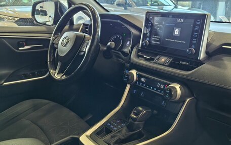 Toyota RAV4, 2021 год, 3 219 000 рублей, 9 фотография