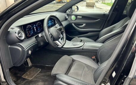 Mercedes-Benz E-Класс, 2022 год, 5 000 000 рублей, 15 фотография