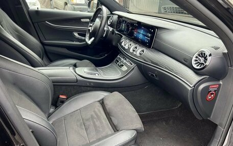 Mercedes-Benz E-Класс, 2022 год, 5 000 000 рублей, 16 фотография