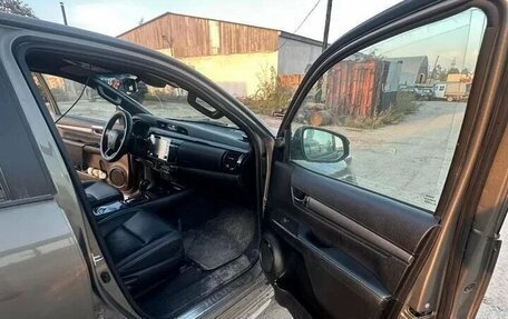 Toyota Hilux VIII, 2023 год, 6 500 000 рублей, 11 фотография