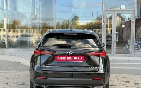 Lexus NX I, 2018 год, 2 835 000 рублей, 6 фотография