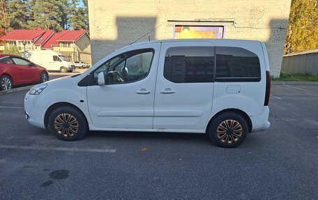 Peugeot Partner II рестайлинг 2, 2014 год, 580 000 рублей, 2 фотография