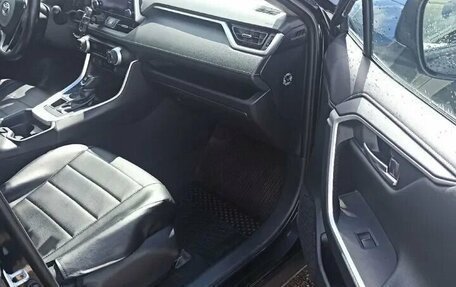 Toyota RAV4, 2019 год, 3 000 000 рублей, 8 фотография