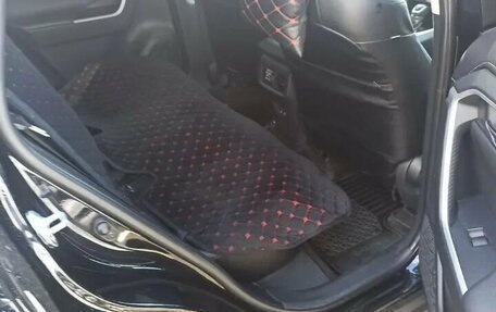 Toyota RAV4, 2019 год, 3 000 000 рублей, 13 фотография