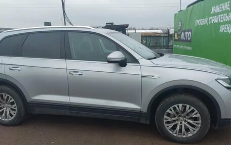 Volkswagen Touareg III, 2018 год, 4 100 000 рублей, 6 фотография