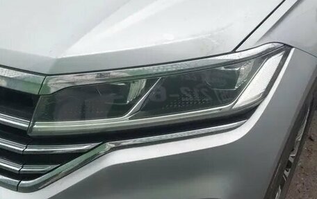 Volkswagen Touareg III, 2018 год, 4 100 000 рублей, 16 фотография